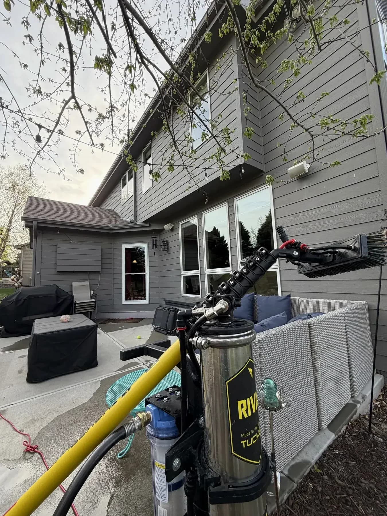 Water-fed pole window cleaning on an upper storey in Omaha